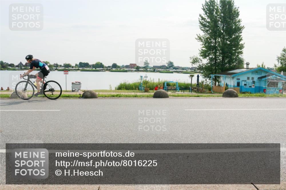 15.06.2025 - 27. Vierlanden-Triathlon H.Heesch http://msf.ph/oto/8016225 15.06.2025 09:13:18 Radfahren 223, 234, 247, 248 meine-sportfotos.de