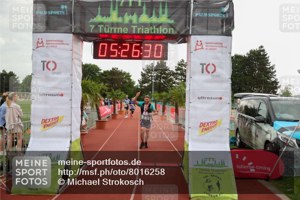 15.06.2025 - 7 Türme Triathlon Michael Strokosch http://msf.ph/oto/8016258 15.06.2025 15:26:29 Ziel  meine-sportfotos.de
