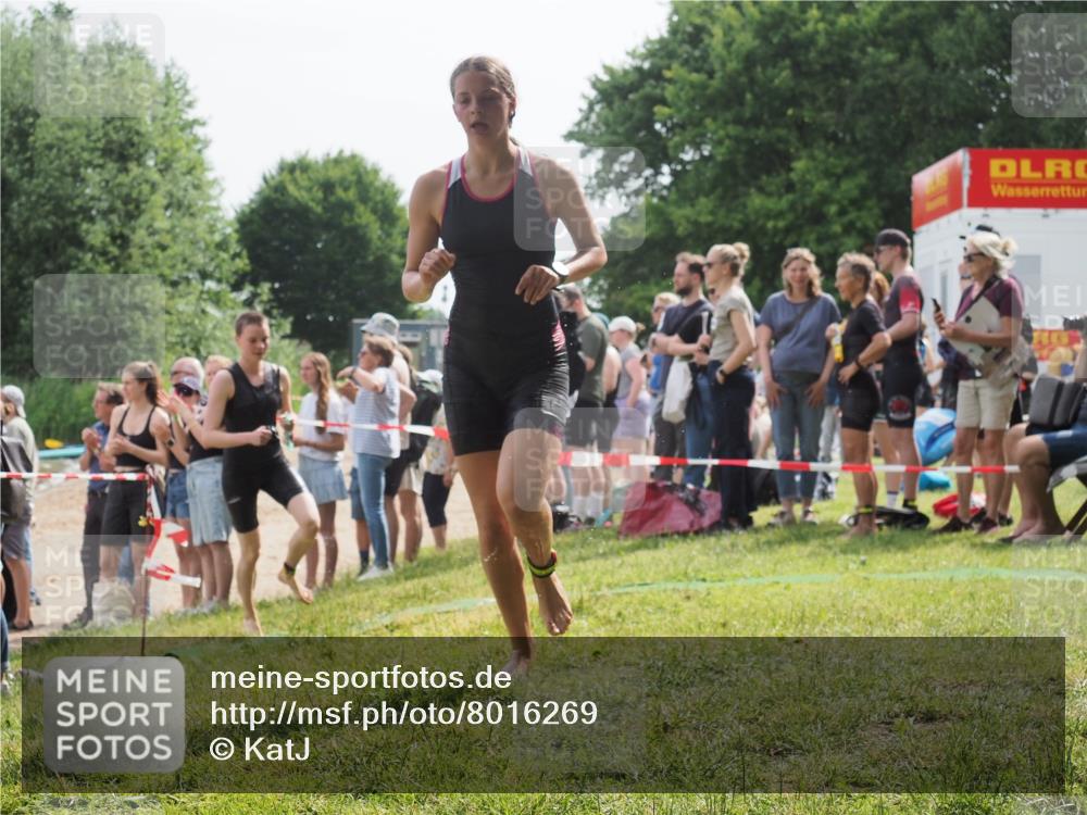 15.06.2025 - 27. Vierlanden-Triathlon KatJ http://msf.ph/oto/8016269 15.06.2025 10:15:54 Schwimmen 483, 505, 564, 577, 590, 630 meine-sportfotos.de
