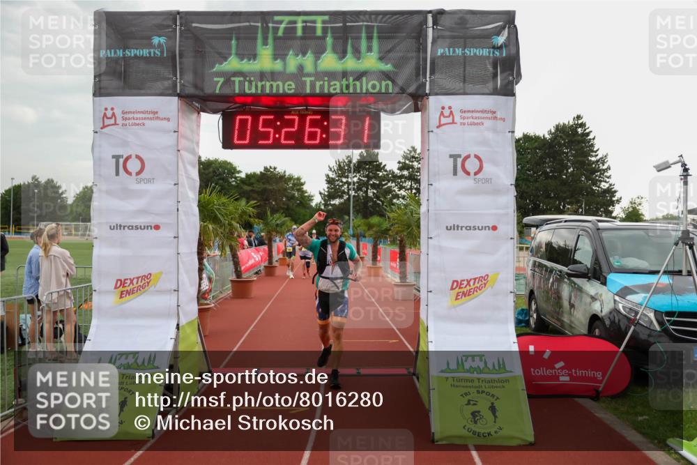 15.06.2025 - 7 Türme Triathlon Michael Strokosch http://msf.ph/oto/8016280 15.06.2025 15:26:31 Ziel  meine-sportfotos.de