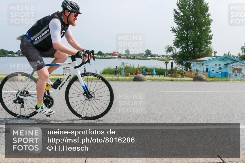 21.06.2025 - 27. Vierlanden-Triathlon H.Heesch http://msf.ph/oto/8016286 15.06.2025 11:56:10 Radfahren 783, 832, 843 meine-sportfotos.de