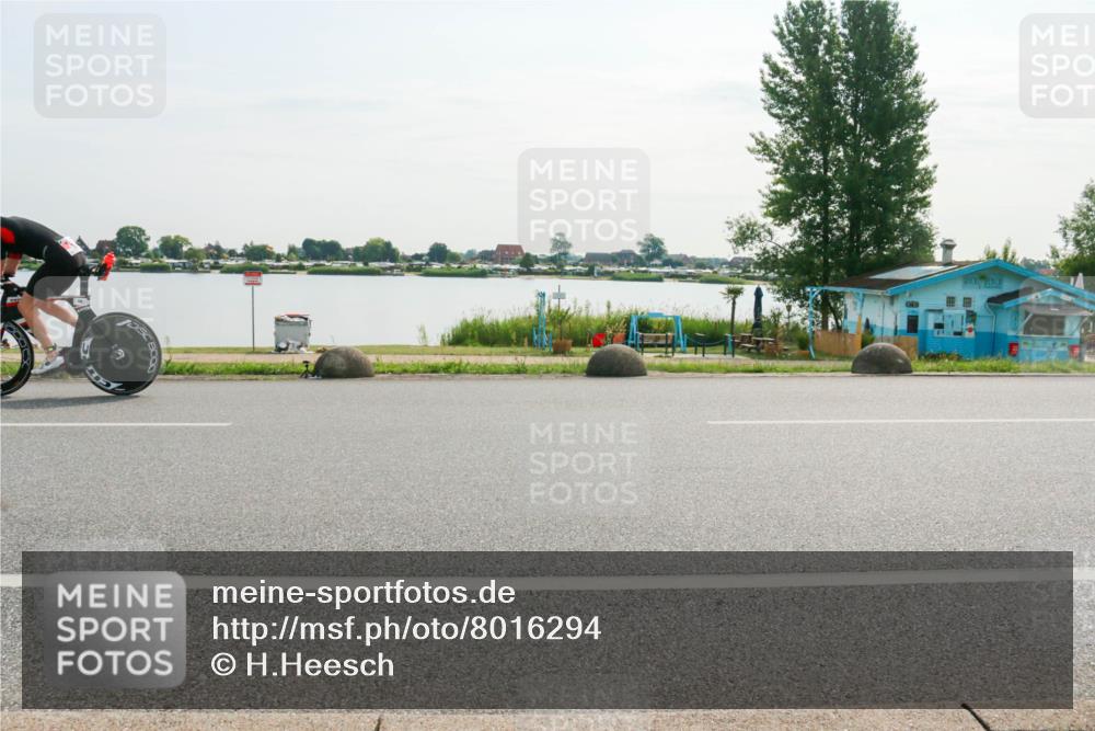 15.06.2025 - 27. Vierlanden-Triathlon H.Heesch http://msf.ph/oto/8016294 15.06.2025 09:13:47 Radfahren 60, 182 meine-sportfotos.de