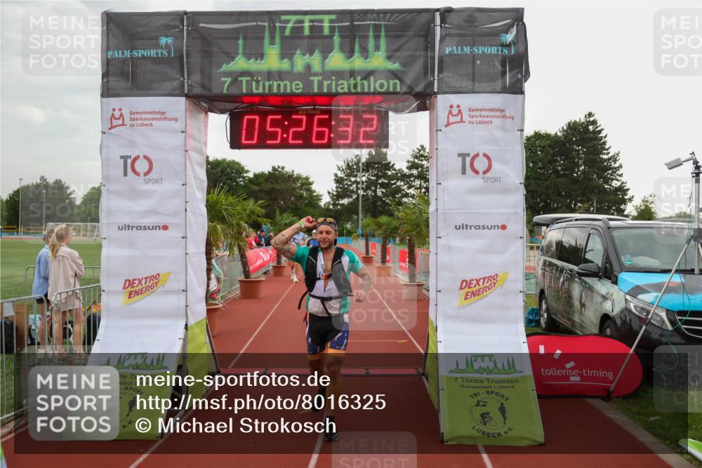 15.06.2025 - 7 Türme Triathlon Michael Strokosch http://msf.ph/oto/8016325 15.06.2025 15:26:32 Ziel  meine-sportfotos.de