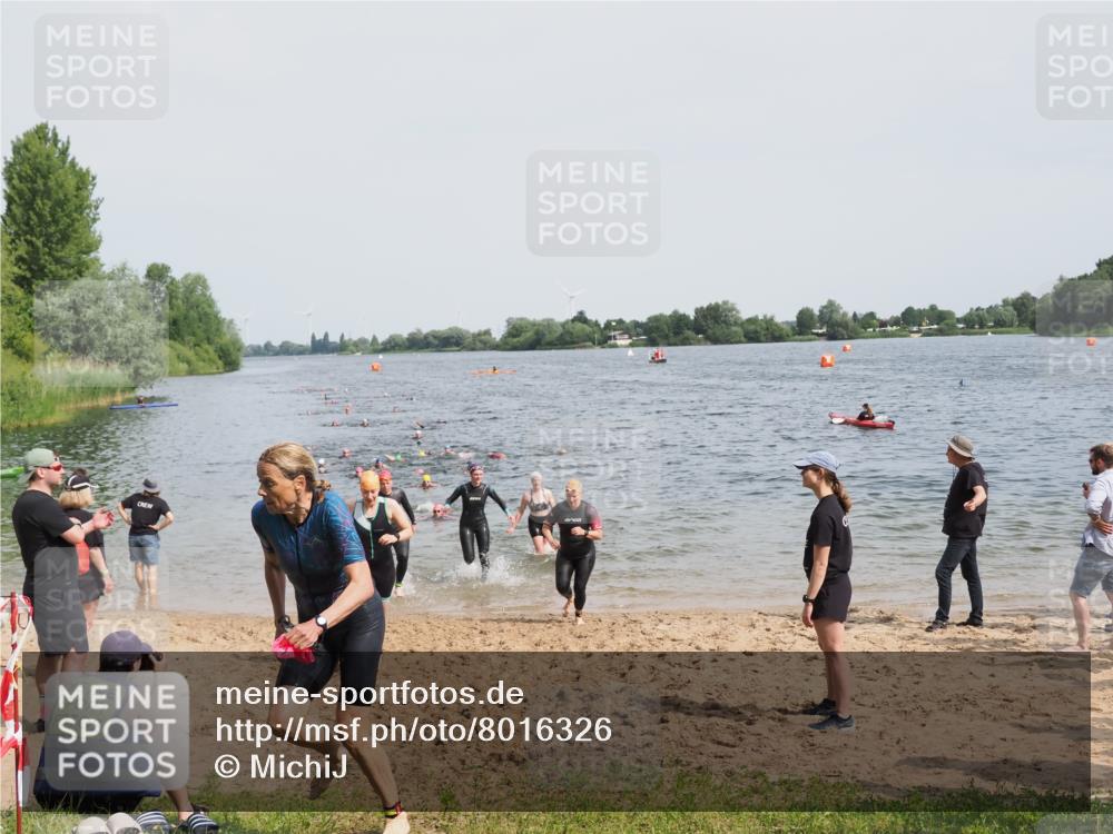 21.06.2025 - 27. Vierlanden-Triathlon MichiJ http://msf.ph/oto/8016326 15.06.2026 10:17:03 Schwimmen 471, 479, 484, 510, 556, 566, 567, 602, 610 meine-sportfotos.de
