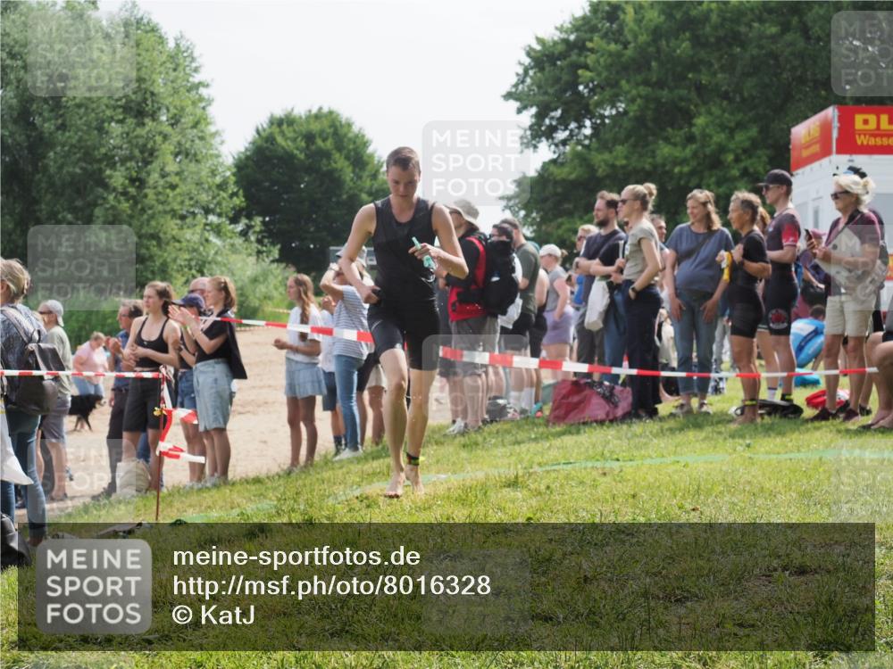 15.06.2025 - 27. Vierlanden-Triathlon KatJ http://msf.ph/oto/8016328 15.06.2025 10:15:55 Schwimmen 483, 505, 547, 564, 577, 590, 606, 630 meine-sportfotos.de
