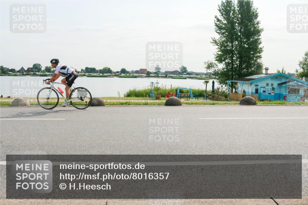 15.06.2025 - 27. Vierlanden-Triathlon H.Heesch http://msf.ph/oto/8016357 15.06.2025 09:14:29 Radfahren 51, 209 meine-sportfotos.de