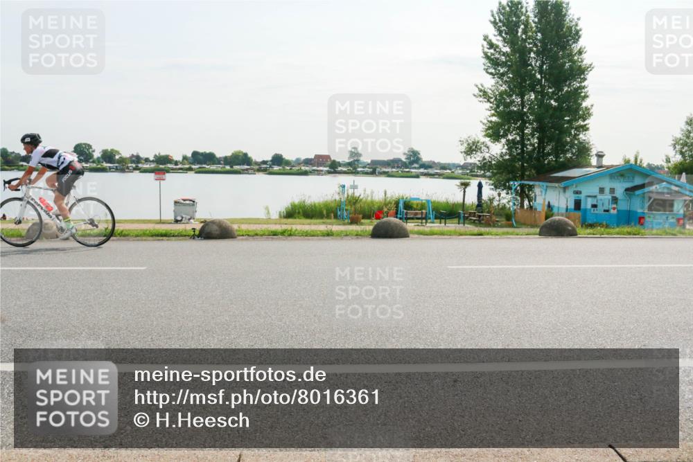 15.06.2025 - 27. Vierlanden-Triathlon H.Heesch http://msf.ph/oto/8016361 15.06.2025 09:14:30 Radfahren 51, 209 meine-sportfotos.de