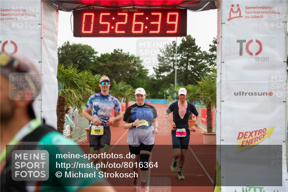 15.06.2025 - 7 Türme Triathlon Michael Strokosch http://msf.ph/oto/8016364 15.06.2025 15:26:38 Ziel 225, 1066, 1067 meine-sportfotos.de