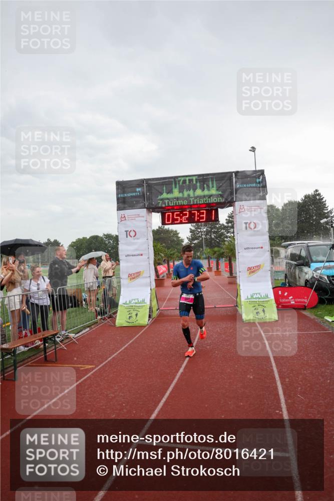 15.06.2025 - 7 Türme Triathlon Michael Strokosch http://msf.ph/oto/8016421 15.06.2025 15:27:31 Ziel 309 meine-sportfotos.de