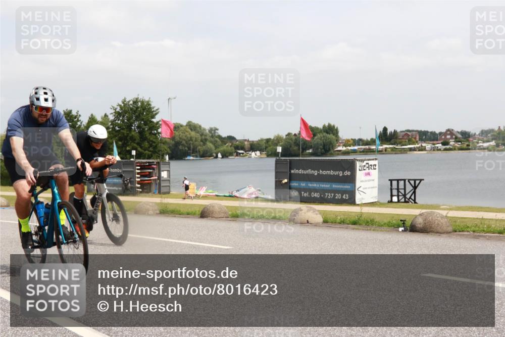 21.06.2025 - 27. Vierlanden-Triathlon H.Heesch http://msf.ph/oto/8016423 15.06.2025 12:04:43 Radfahren 237, 822, 826 meine-sportfotos.de