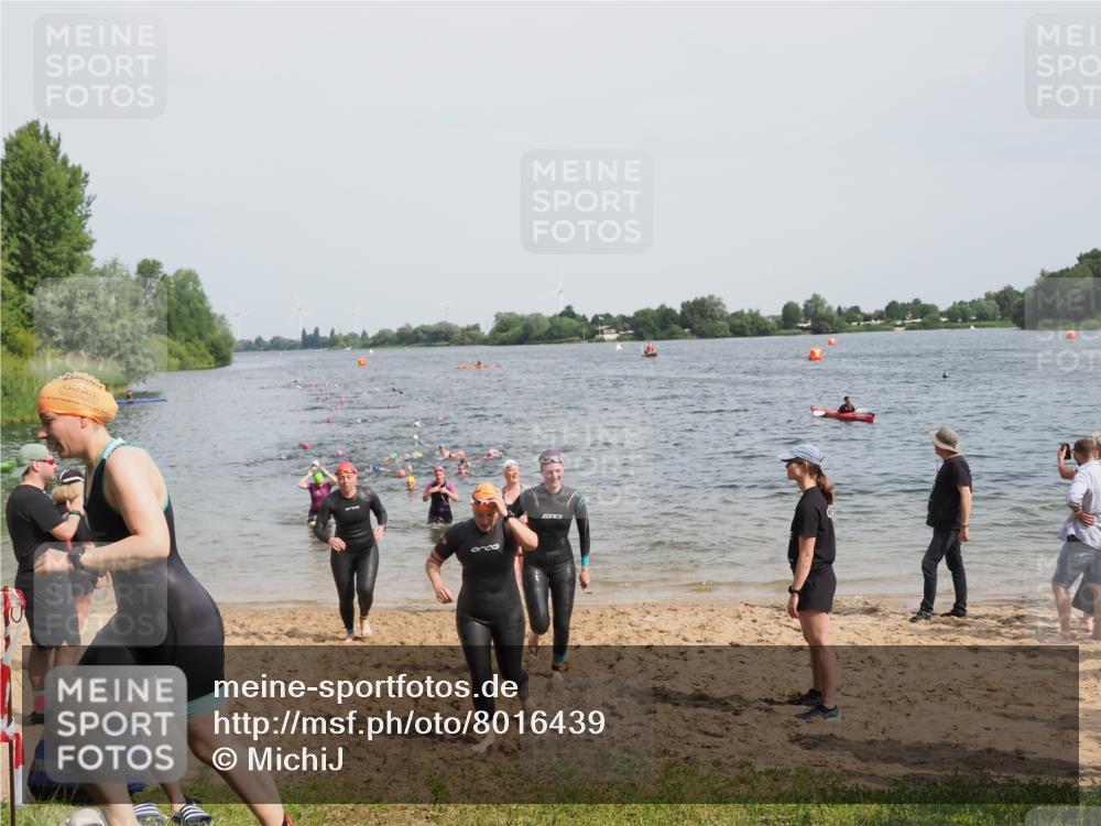 21.06.2025 - 27. Vierlanden-Triathlon MichiJ http://msf.ph/oto/8016439 15.06.2026 10:17:06 Schwimmen 471, 479, 510, 556, 567, 602, 610 meine-sportfotos.de