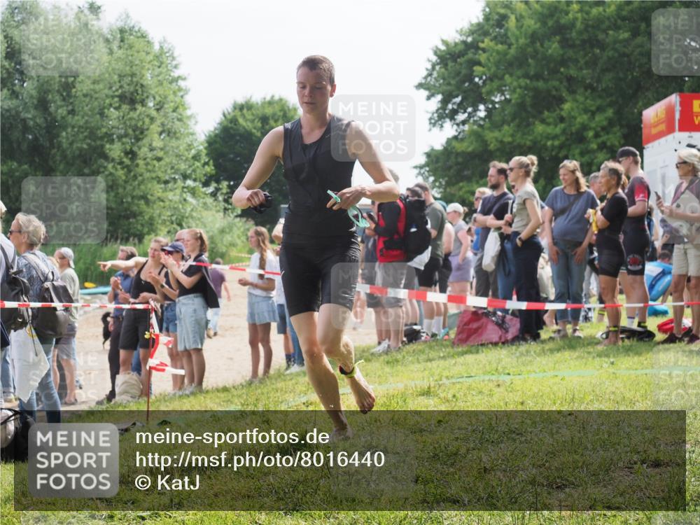 15.06.2025 - 27. Vierlanden-Triathlon KatJ http://msf.ph/oto/8016440 15.06.2025 10:15:56 Schwimmen 483, 505, 547, 577, 590, 606, 612, 630 meine-sportfotos.de