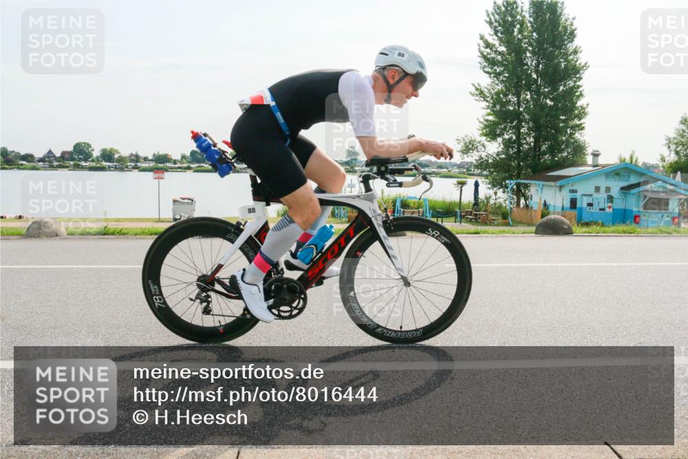 15.06.2025 - 27. Vierlanden-Triathlon H.Heesch http://msf.ph/oto/8016444 15.06.2025 09:14:46 Radfahren 88, 94 meine-sportfotos.de