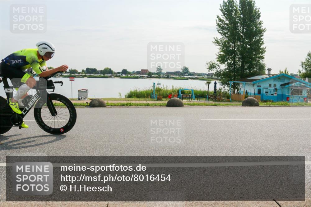 15.06.2025 - 27. Vierlanden-Triathlon H.Heesch http://msf.ph/oto/8016454 15.06.2025 09:14:47 Radfahren 88, 94 meine-sportfotos.de