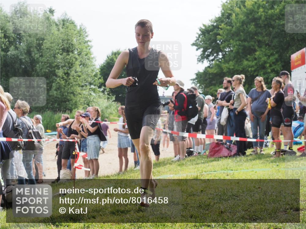 15.06.2025 - 27. Vierlanden-Triathlon KatJ http://msf.ph/oto/8016458 15.06.2025 10:15:56 Schwimmen 483, 505, 547, 577, 590, 606, 612, 630 meine-sportfotos.de