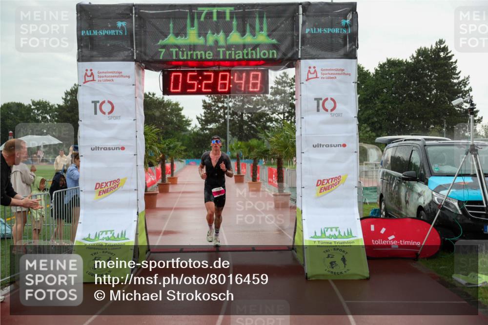 15.06.2025 - 7 Türme Triathlon Michael Strokosch http://msf.ph/oto/8016459 15.06.2025 15:28:48 Ziel  meine-sportfotos.de