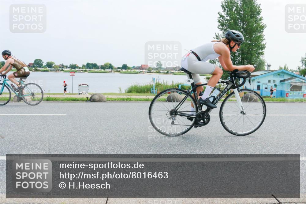 21.06.2025 - 27. Vierlanden-Triathlon H.Heesch http://msf.ph/oto/8016463 15.06.2025 11:56:43 Radfahren 198, 819, 946 meine-sportfotos.de