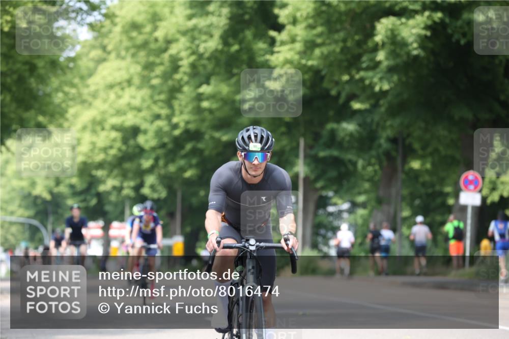 15.06.2025 - 7 Türme Triathlon Yannick Fuchs http://msf.ph/oto/8016474 15.06.2025 13:29:52 Radfahren 248, 302, 701, 818 meine-sportfotos.de
