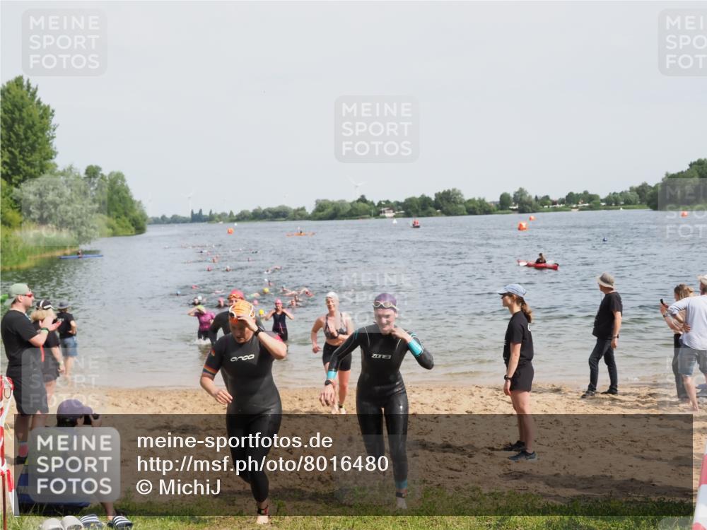 21.06.2025 - 27. Vierlanden-Triathlon MichiJ http://msf.ph/oto/8016480 15.06.2026 10:17:07 Schwimmen 471, 479, 510, 556, 567, 602, 610 meine-sportfotos.de