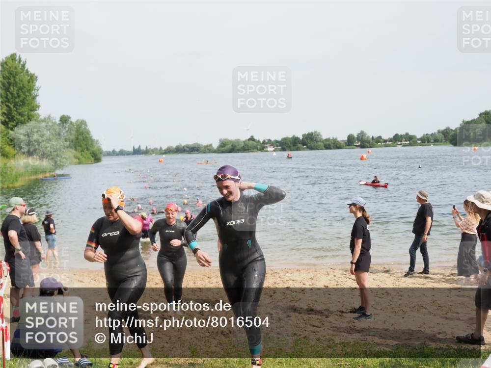 21.06.2025 - 27. Vierlanden-Triathlon MichiJ http://msf.ph/oto/8016504 15.06.2026 10:17:08 Schwimmen 471, 479, 510, 556, 567, 575, 602, 610 meine-sportfotos.de