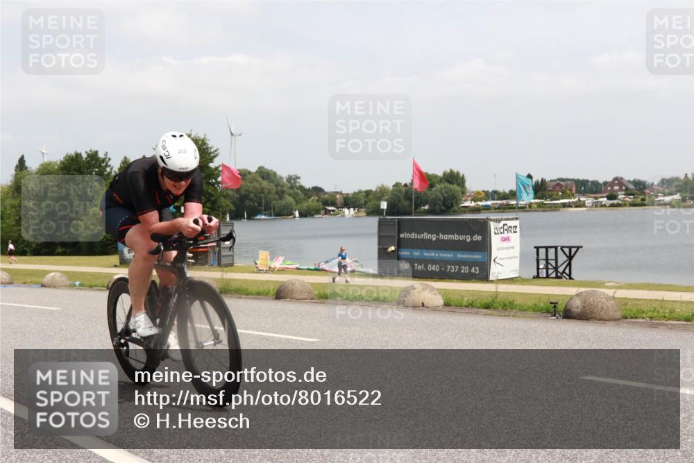 21.06.2025 - 27. Vierlanden-Triathlon H.Heesch http://msf.ph/oto/8016522 15.06.2025 12:04:51 Radfahren 252, 913 meine-sportfotos.de