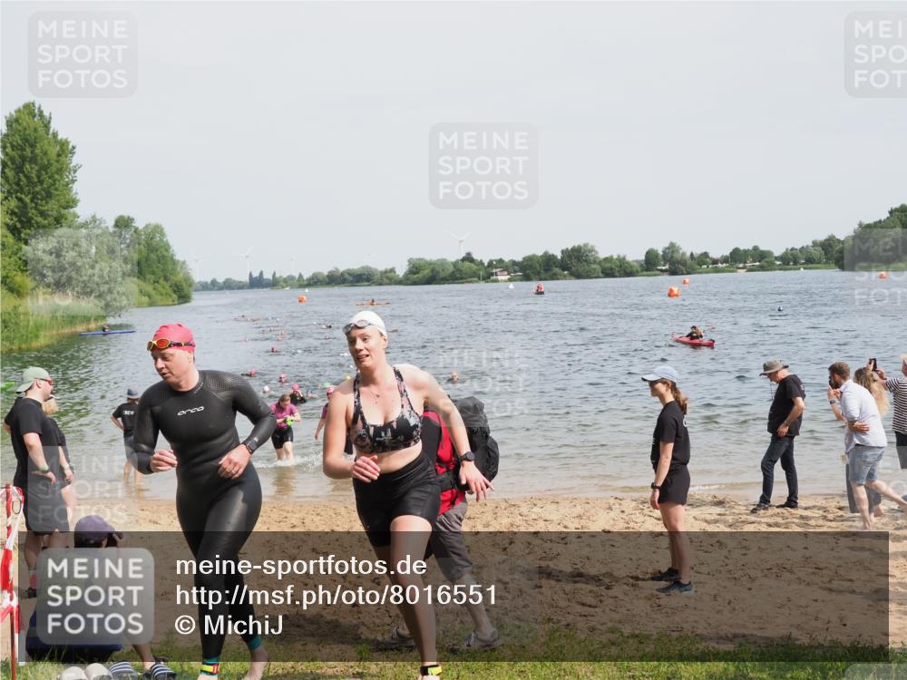 21.06.2025 - 27. Vierlanden-Triathlon MichiJ http://msf.ph/oto/8016551 15.06.2026 10:17:10 Schwimmen 479, 510, 556, 567, 575, 581, 602 meine-sportfotos.de