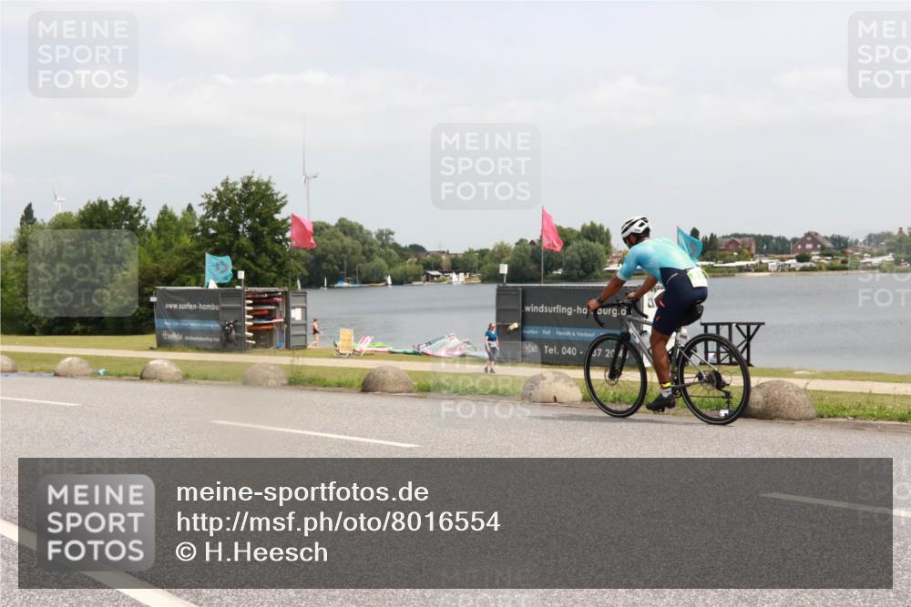 21.06.2025 - 27. Vierlanden-Triathlon H.Heesch http://msf.ph/oto/8016554 15.06.2025 12:04:52 Radfahren 252, 913 meine-sportfotos.de