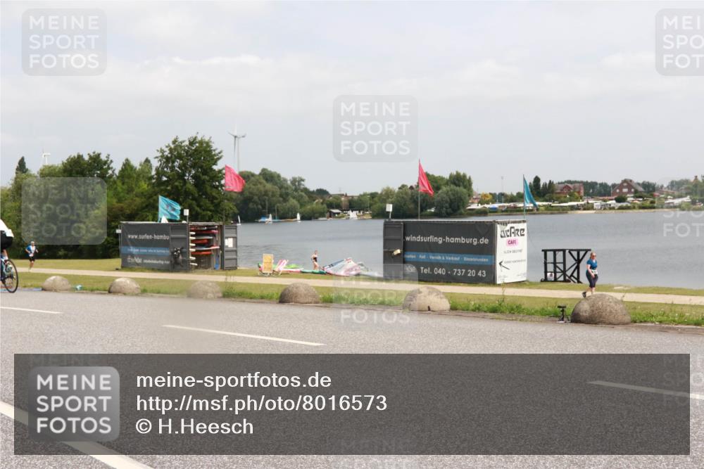 21.06.2025 - 27. Vierlanden-Triathlon H.Heesch http://msf.ph/oto/8016573 15.06.2025 12:04:57 Radfahren 252, 673, 699 meine-sportfotos.de