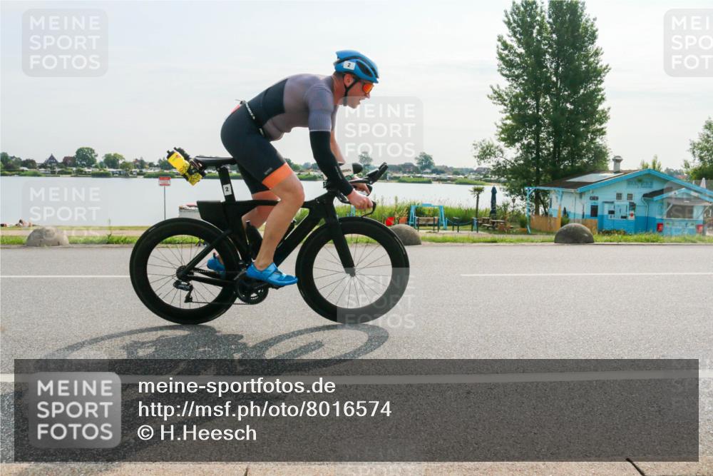 15.06.2025 - 27. Vierlanden-Triathlon H.Heesch http://msf.ph/oto/8016574 15.06.2025 09:15:41 Radfahren 2, 35, 165 meine-sportfotos.de