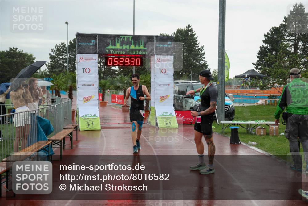 15.06.2025 - 7 Türme Triathlon Michael Strokosch http://msf.ph/oto/8016582 15.06.2025 15:29:30 Ziel 278 meine-sportfotos.de