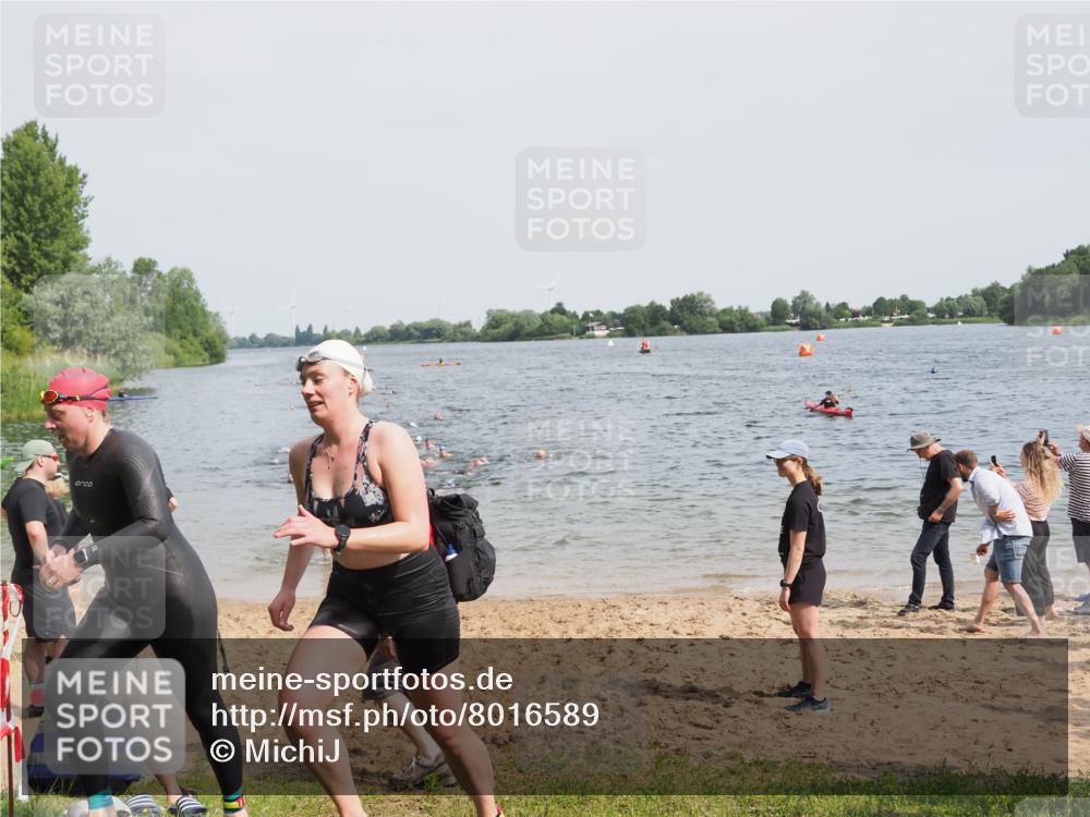 21.06.2025 - 27. Vierlanden-Triathlon MichiJ http://msf.ph/oto/8016589 15.06.2026 10:17:10 Schwimmen 479, 510, 556, 567, 575, 581, 602 meine-sportfotos.de