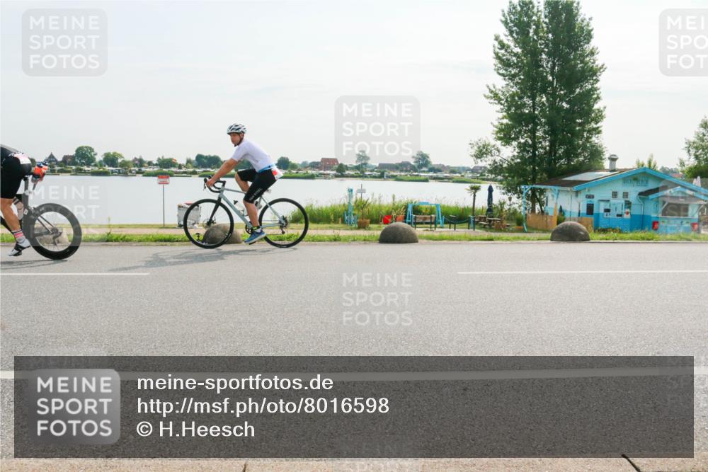 15.06.2025 - 27. Vierlanden-Triathlon H.Heesch http://msf.ph/oto/8016598 15.06.2025 09:15:44 Radfahren 2, 8, 35, 58, 83, 165 meine-sportfotos.de