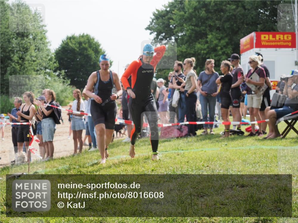 15.06.2025 - 27. Vierlanden-Triathlon KatJ http://msf.ph/oto/8016608 15.06.2025 10:16:02 Schwimmen 505, 547, 606, 612, 630 meine-sportfotos.de