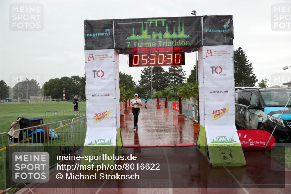 15.06.2025 - 7 Türme Triathlon Michael Strokosch http://msf.ph/oto/8016622 15.06.2025 15:30:30 Ziel 636 meine-sportfotos.de