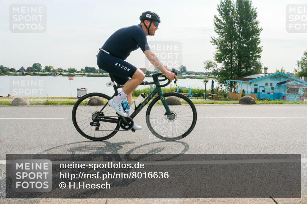 15.06.2025 - 27. Vierlanden-Triathlon H.Heesch http://msf.ph/oto/8016636 15.06.2025 09:16:16 Radfahren 43 meine-sportfotos.de