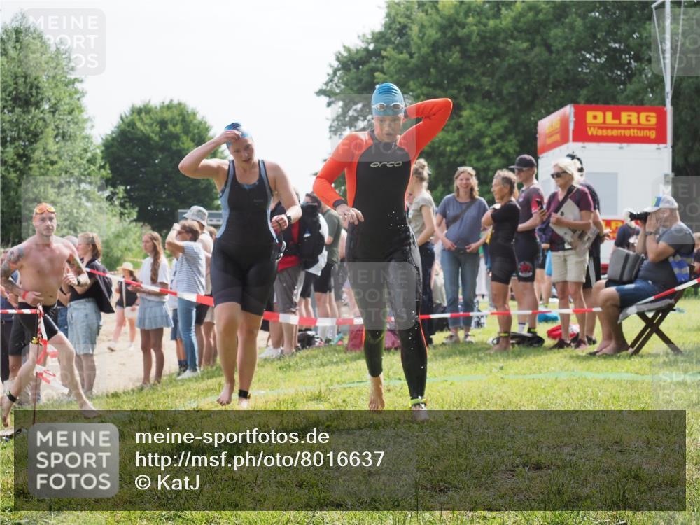 15.06.2025 - 27. Vierlanden-Triathlon KatJ http://msf.ph/oto/8016637 15.06.2025 10:16:02 Schwimmen 505, 547, 606, 612, 630 meine-sportfotos.de