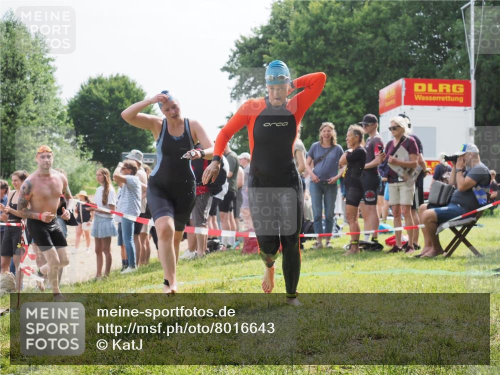 15.06.2025 - 27. Vierlanden-Triathlon KatJ http://msf.ph/oto/8016643 15.06.2025 10:16:02 Schwimmen 505, 547, 606, 612, 630 meine-sportfotos.de