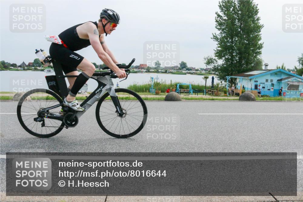 15.06.2025 - 27. Vierlanden-Triathlon H.Heesch http://msf.ph/oto/8016644 15.06.2025 11:13:32 Radfahren 132, 202 meine-sportfotos.de