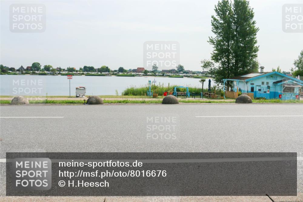 15.06.2025 - 27. Vierlanden-Triathlon H.Heesch http://msf.ph/oto/8016676 15.06.2025 09:58:29 Radfahren  meine-sportfotos.de