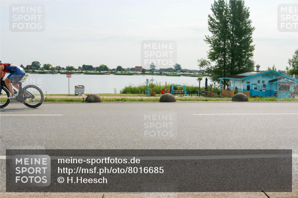 15.06.2025 - 27. Vierlanden-Triathlon H.Heesch http://msf.ph/oto/8016685 15.06.2025 09:16:41 Radfahren 20, 39, 226 meine-sportfotos.de