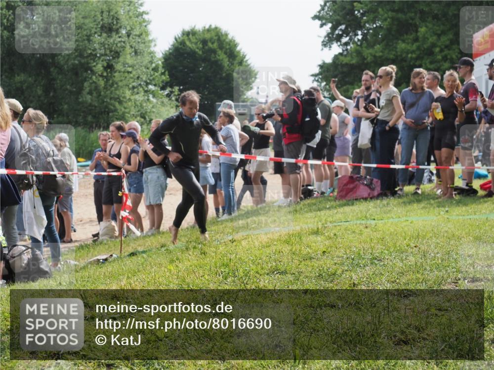 15.06.2025 - 27. Vierlanden-Triathlon KatJ http://msf.ph/oto/8016690 15.06.2025 10:16:09 Schwimmen 445, 547, 606, 612 meine-sportfotos.de
