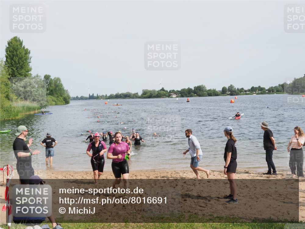 21.06.2025 - 27. Vierlanden-Triathlon MichiJ http://msf.ph/oto/8016691 15.06.2026 10:17:16 Schwimmen 479, 510, 529, 556, 575, 581, 584 meine-sportfotos.de
