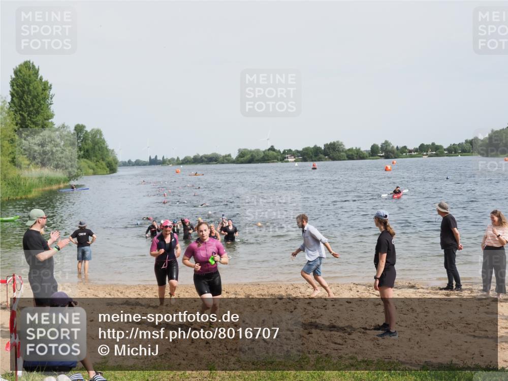 21.06.2025 - 27. Vierlanden-Triathlon MichiJ http://msf.ph/oto/8016707 15.06.2026 10:17:16 Schwimmen 479, 510, 529, 556, 575, 581, 584 meine-sportfotos.de