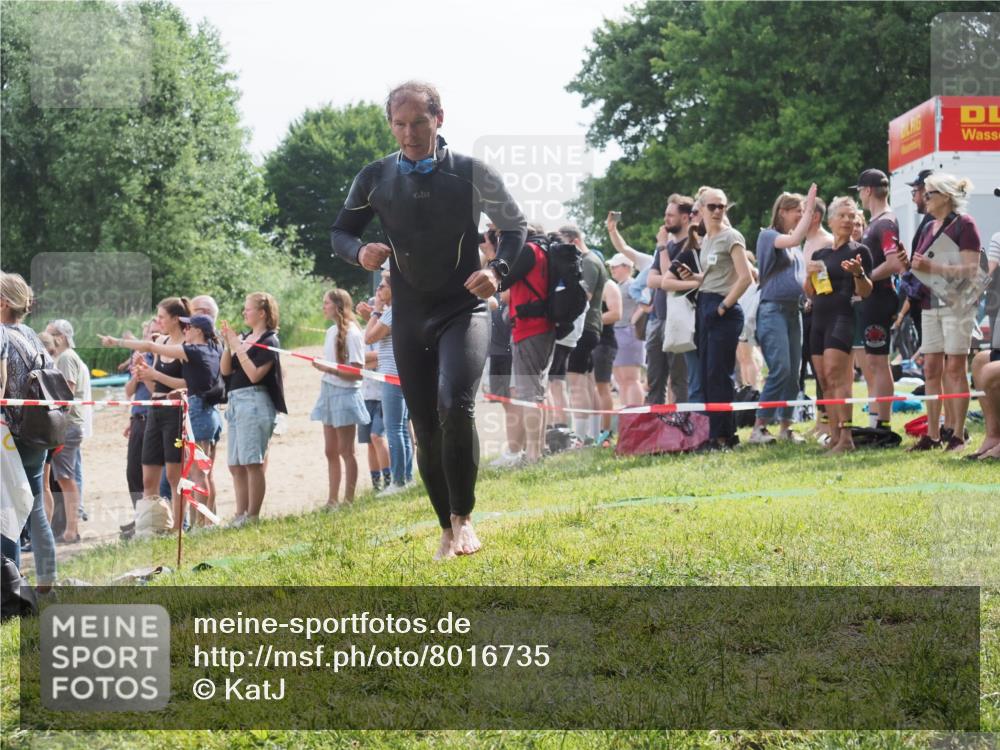 15.06.2025 - 27. Vierlanden-Triathlon KatJ http://msf.ph/oto/8016735 15.06.2025 10:16:11 Schwimmen 445, 547, 606, 612 meine-sportfotos.de