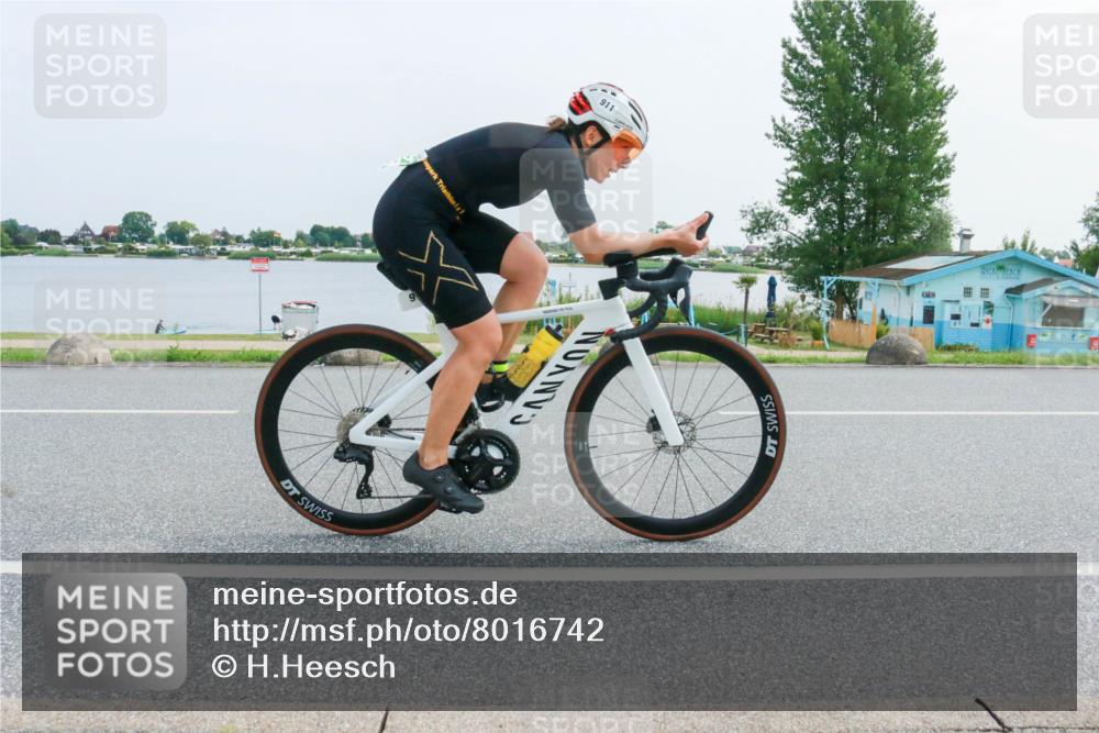 21.06.2025 - 27. Vierlanden-Triathlon H.Heesch http://msf.ph/oto/8016742 15.06.2025 11:57:25 Radfahren 673, 911 meine-sportfotos.de
