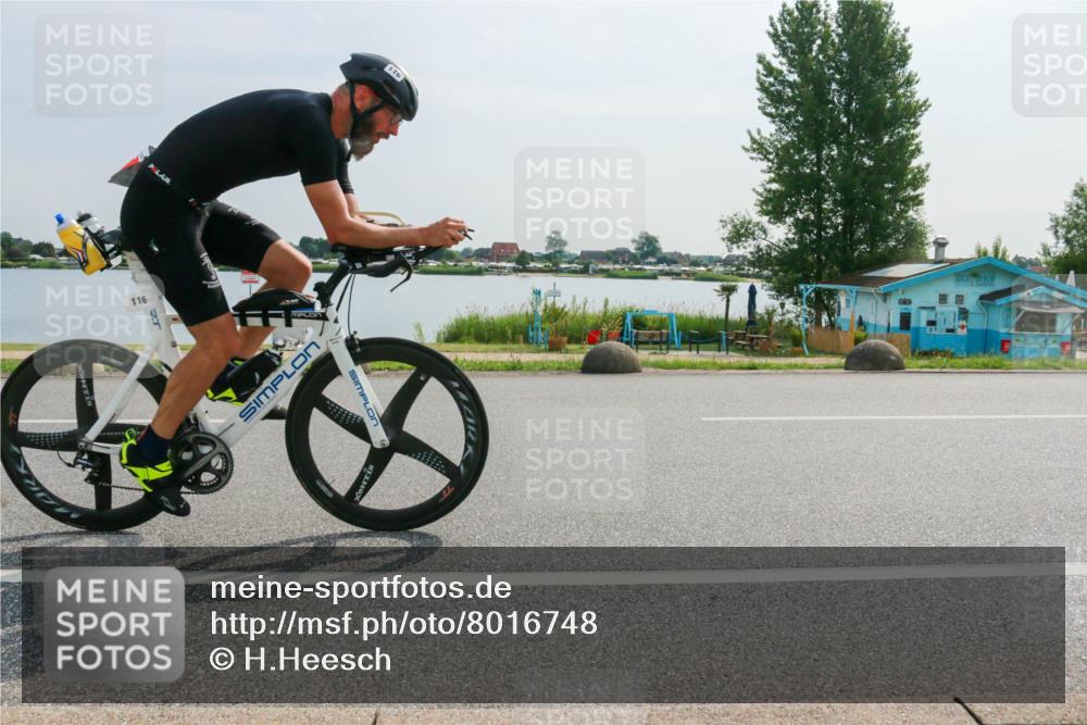 15.06.2025 - 27. Vierlanden-Triathlon H.Heesch http://msf.ph/oto/8016748 15.06.2025 09:58:45 Radfahren 116 meine-sportfotos.de