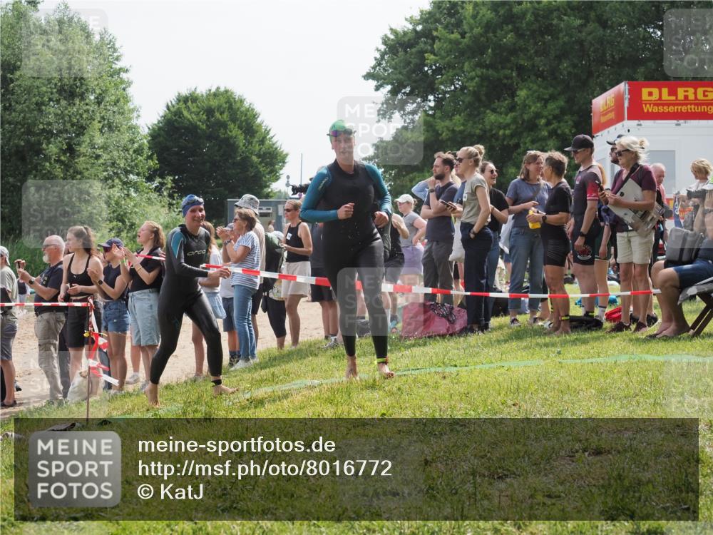 15.06.2025 - 27. Vierlanden-Triathlon KatJ http://msf.ph/oto/8016772 15.06.2025 10:16:19 Schwimmen 445, 477, 489, 494, 523, 611 meine-sportfotos.de
