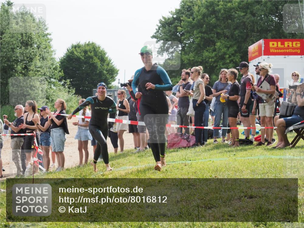 15.06.2025 - 27. Vierlanden-Triathlon KatJ http://msf.ph/oto/8016812 15.06.2025 10:16:19 Schwimmen 445, 477, 489, 494, 523, 611 meine-sportfotos.de