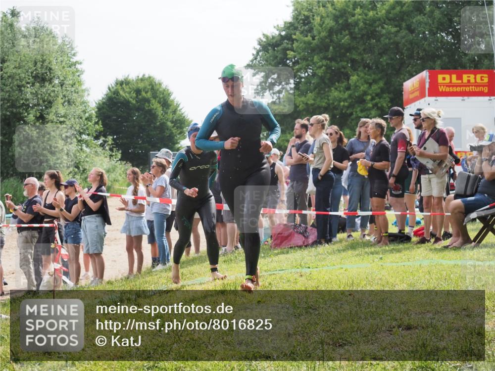 15.06.2025 - 27. Vierlanden-Triathlon KatJ http://msf.ph/oto/8016825 15.06.2025 10:16:19 Schwimmen 445, 477, 489, 494, 523, 611 meine-sportfotos.de