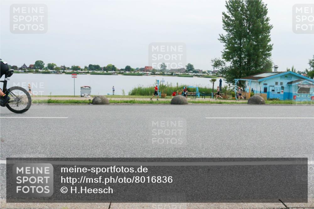 15.06.2025 - 27. Vierlanden-Triathlon H.Heesch http://msf.ph/oto/8016836 15.06.2025 11:13:47 Radfahren 71, 734, 773, 859 meine-sportfotos.de
